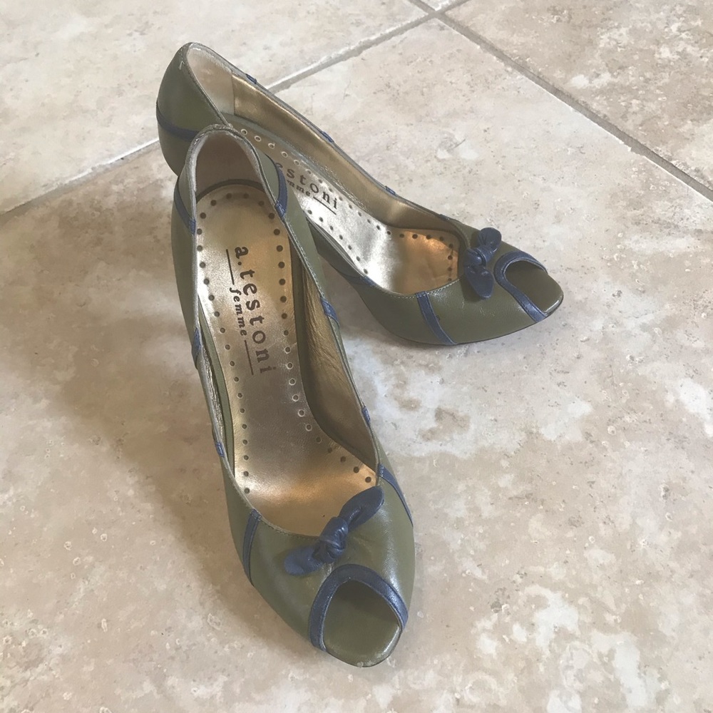 Vintage A. Testoni Italian leather green/blue heel